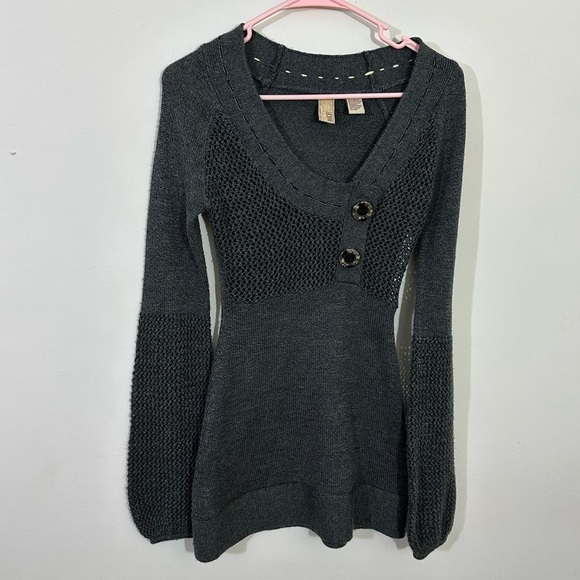 BKE sz sm sweater fitted tunic style gray in a cute style - Picture 1 of 12